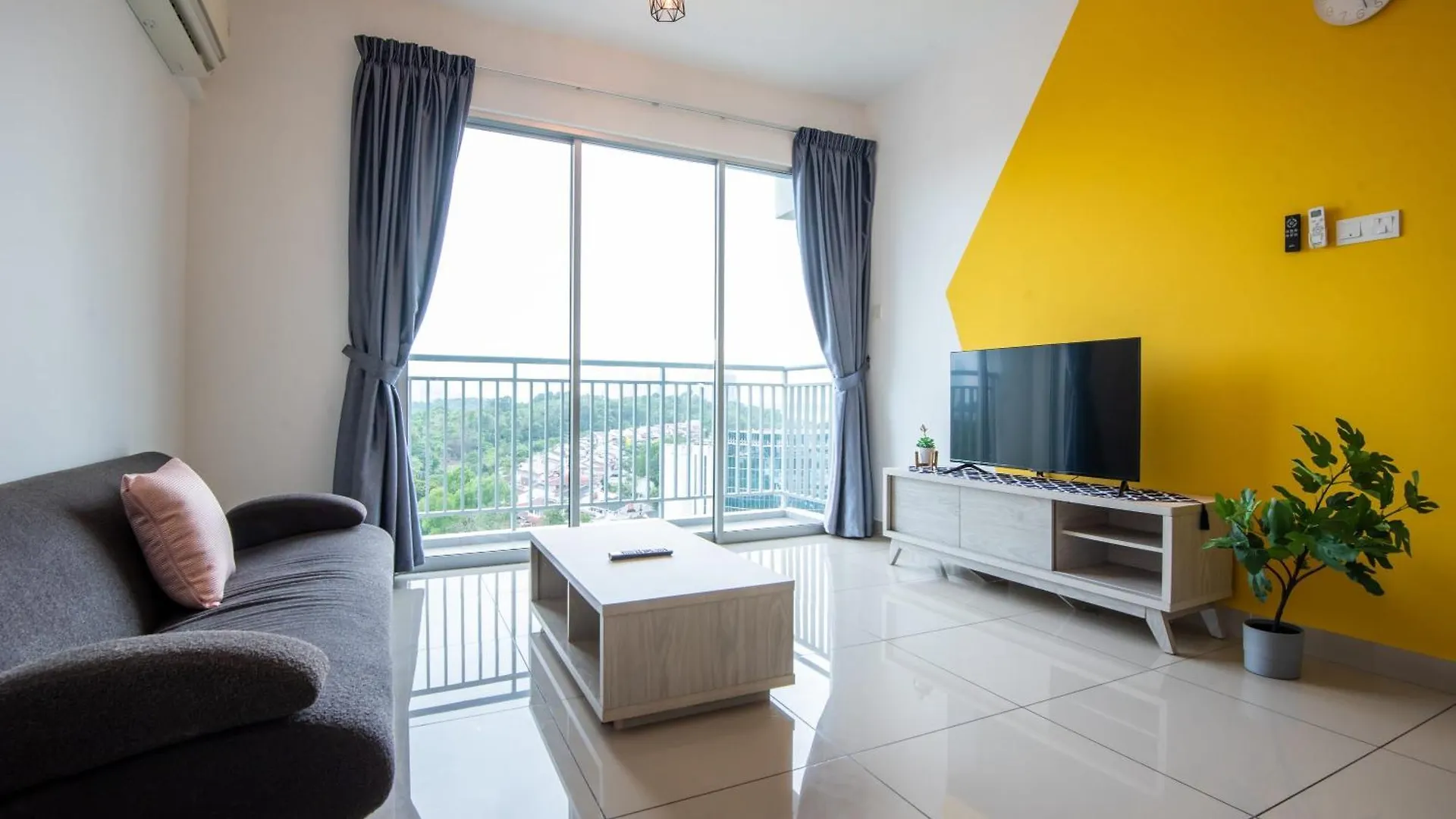 Bright & Modern 3Br Suite Free Parking Johor Bahru 0*,  Malaysia